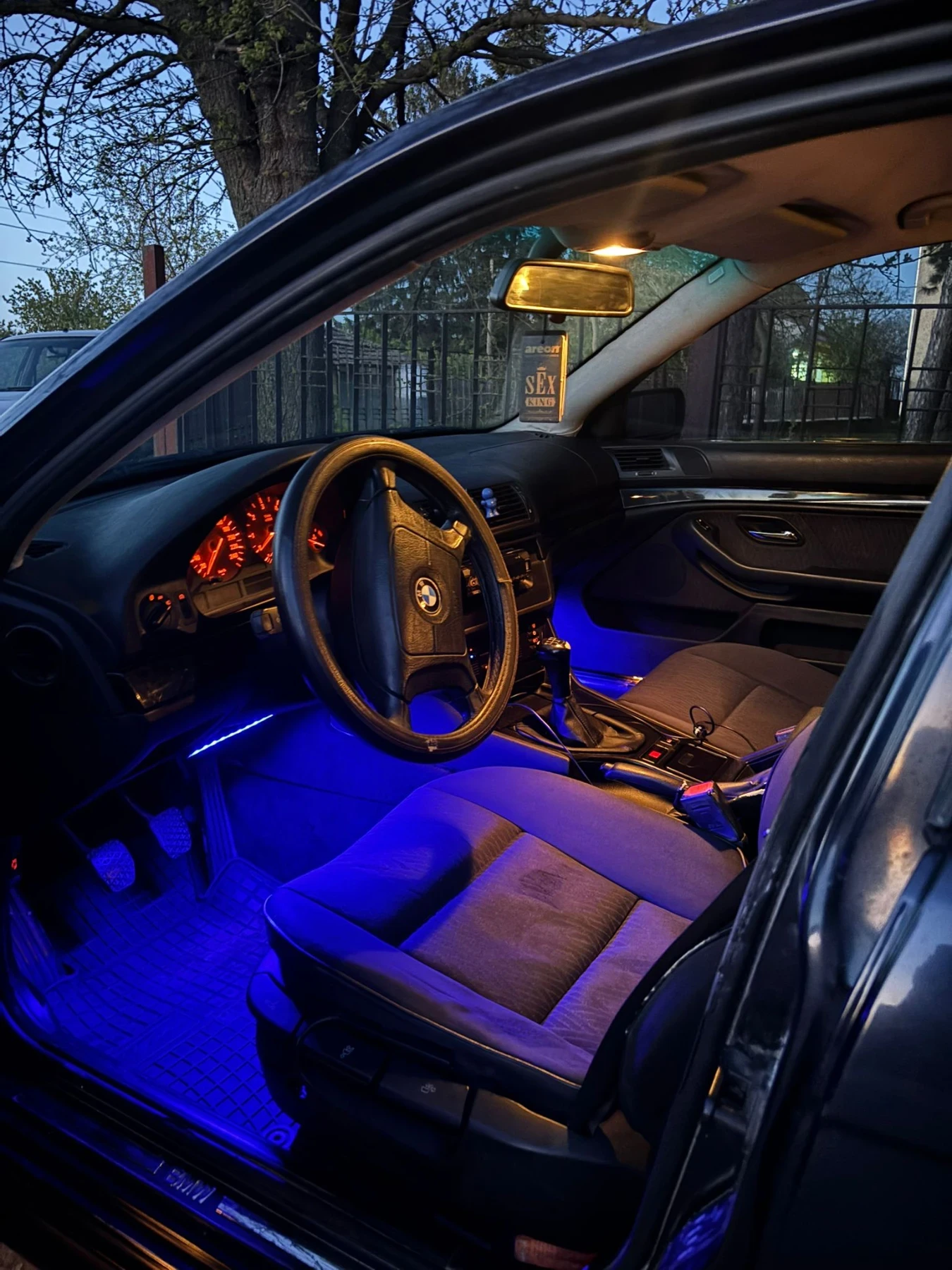 BMW 520, снимка 4 - Автомобили и джипове - 54598687