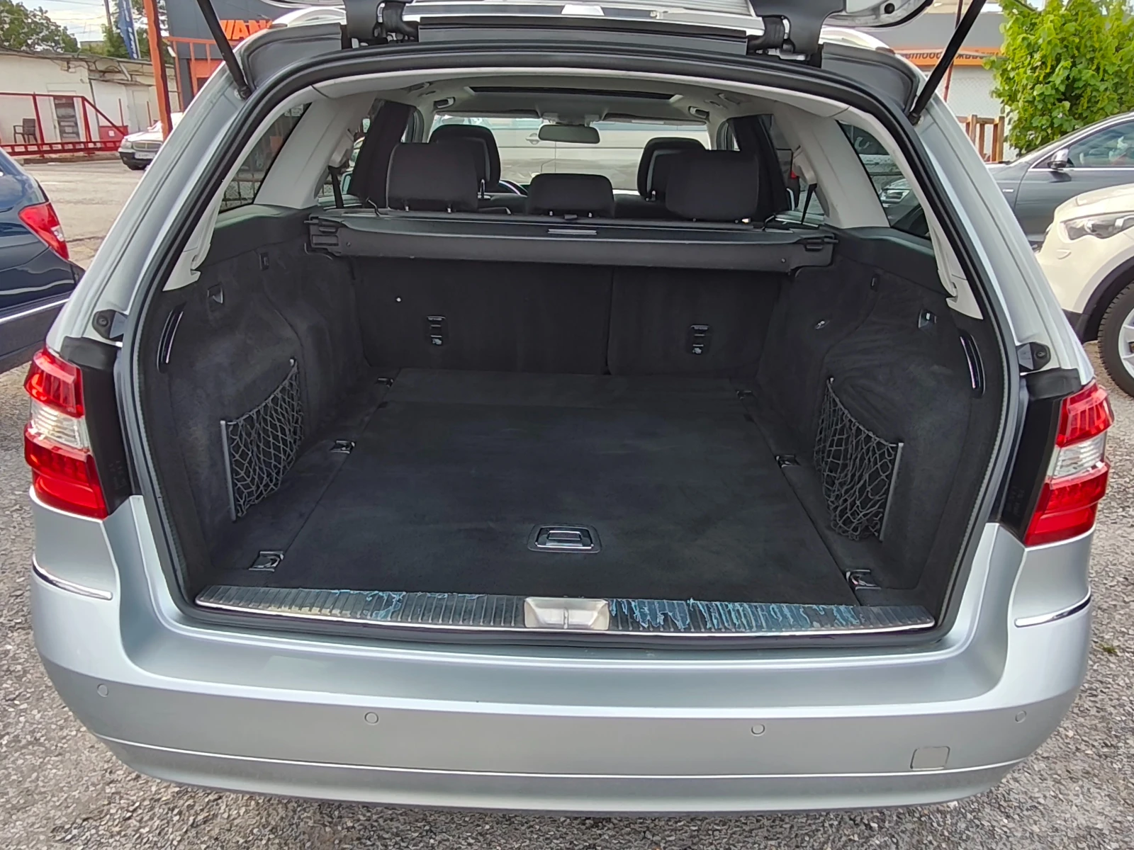 Mercedes-Benz E 220 2.2CDI-170к.с. !!! Нов внос ШВЕЙЦАРИЯ!!!, снимка 12 - Автомобили и джипове - 55146535