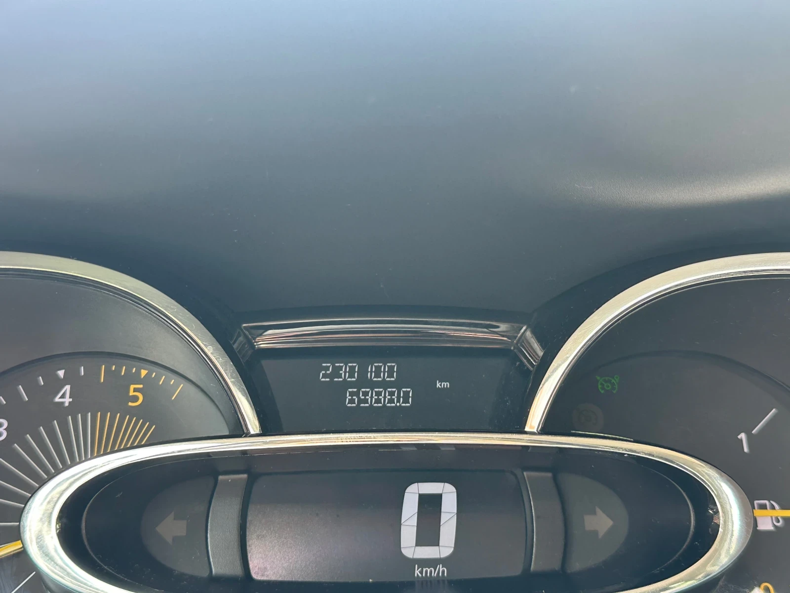 Renault Clio 1.5Dci 90hp, снимка 11 - Автомобили и джипове - 55313530