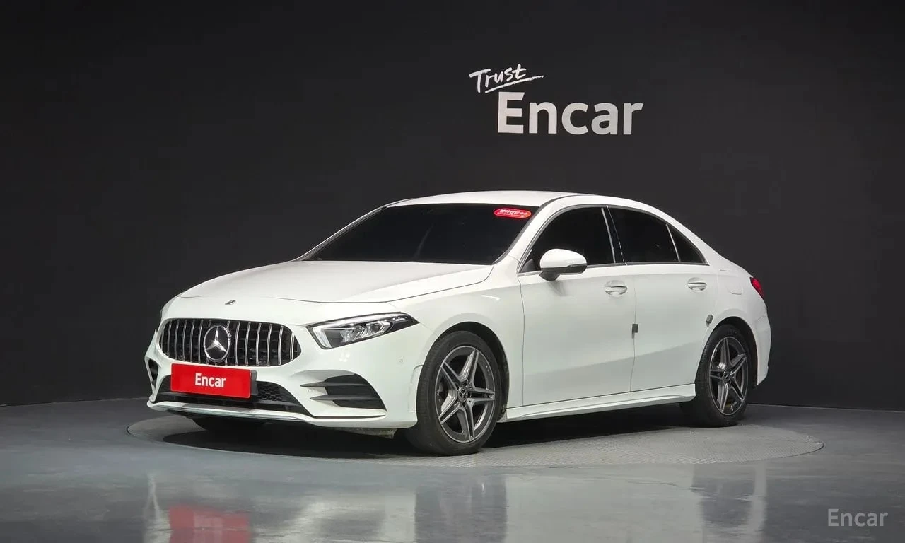 Mercedes-Benz A 220 АМГ ПАКЕТ/АМБИЕНТНО ОСВЕТЛЕНИЕ/ПАНОРАМА/ПОДГРЕВ