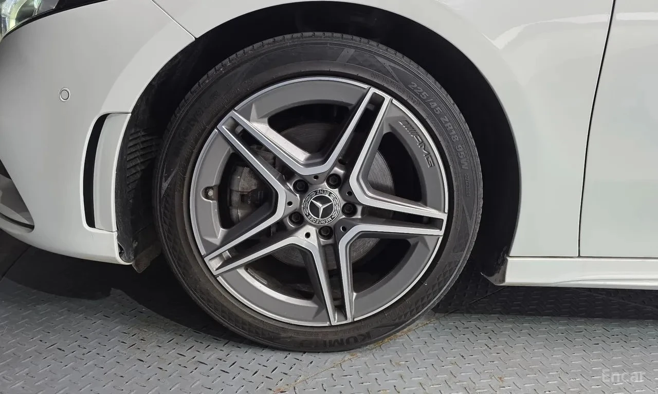 Mercedes-Benz A 220 АМГ ПАКЕТ/АМБИЕНТНО ОСВЕТЛЕНИЕ/ПАНОРАМА/ПОДГРЕВ, снимка 5 - Автомобили и джипове - 55904845