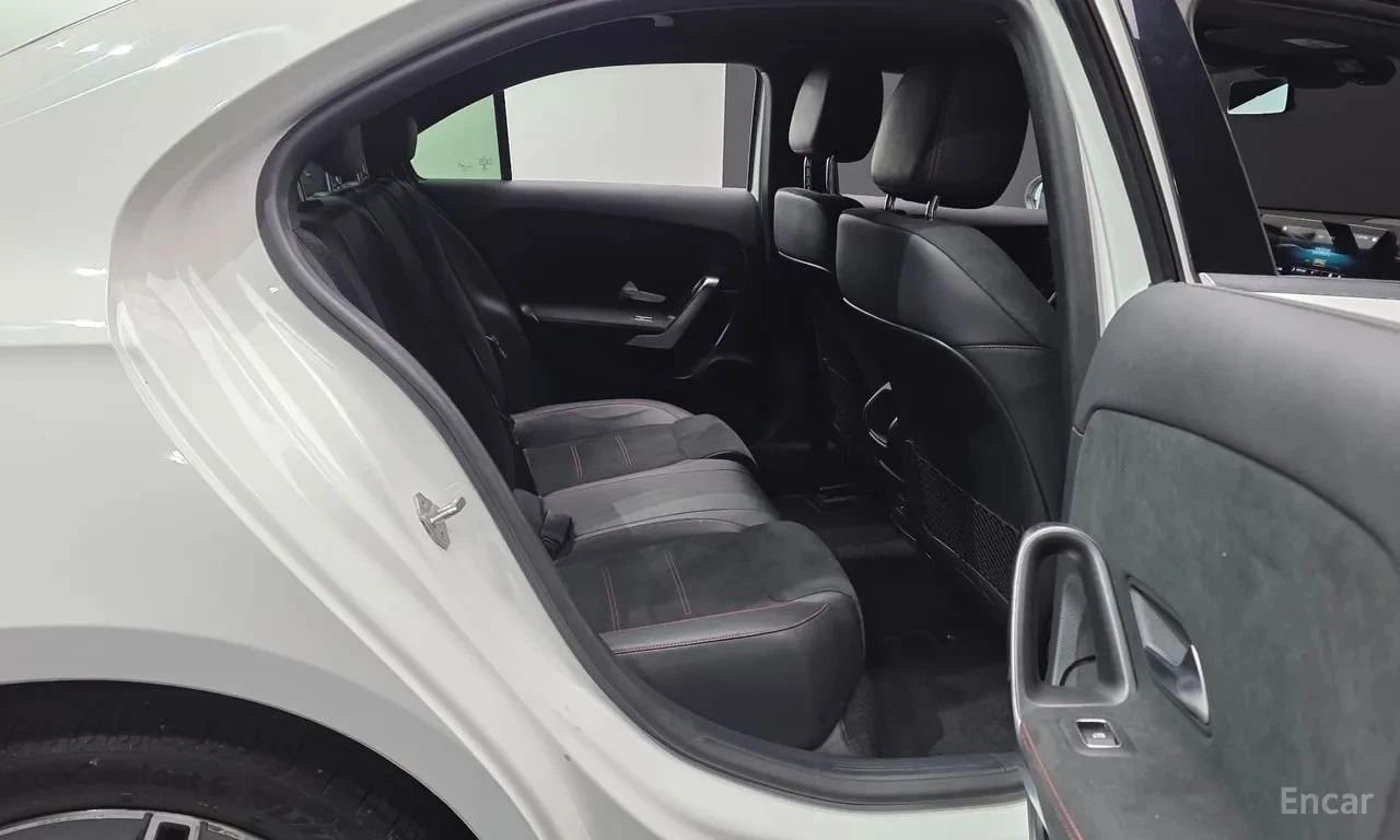 Mercedes-Benz A 220 АМГ ПАКЕТ/АМБИЕНТНО ОСВЕТЛЕНИЕ/ПАНОРАМА/ПОДГРЕВ, снимка 11 - Автомобили и джипове - 55904845