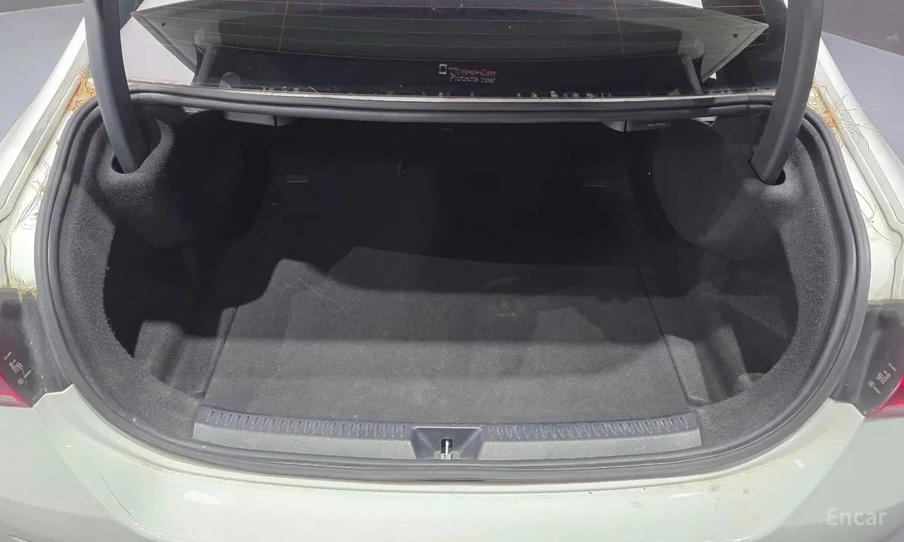Mercedes-Benz A 220 АМГ ПАКЕТ/АМБИЕНТНО ОСВЕТЛЕНИЕ/ПАНОРАМА/ПОДГРЕВ, снимка 16 - Автомобили и джипове - 55904845