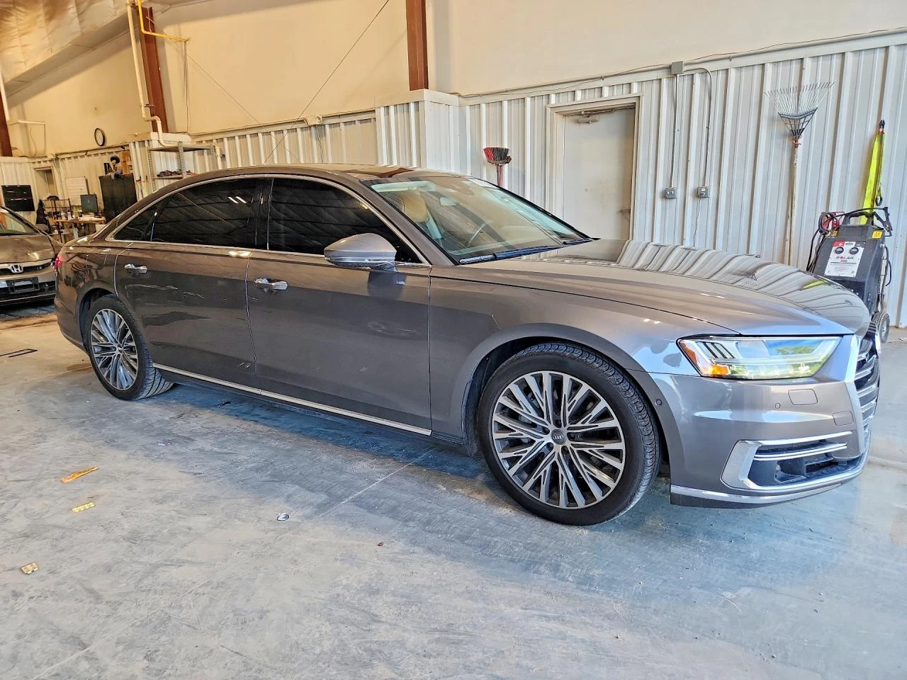 Audi A8 L* QUATTRO* DISTRONIC* ПОДГРЕВ* ОБДУХВАНЕ* 360* 