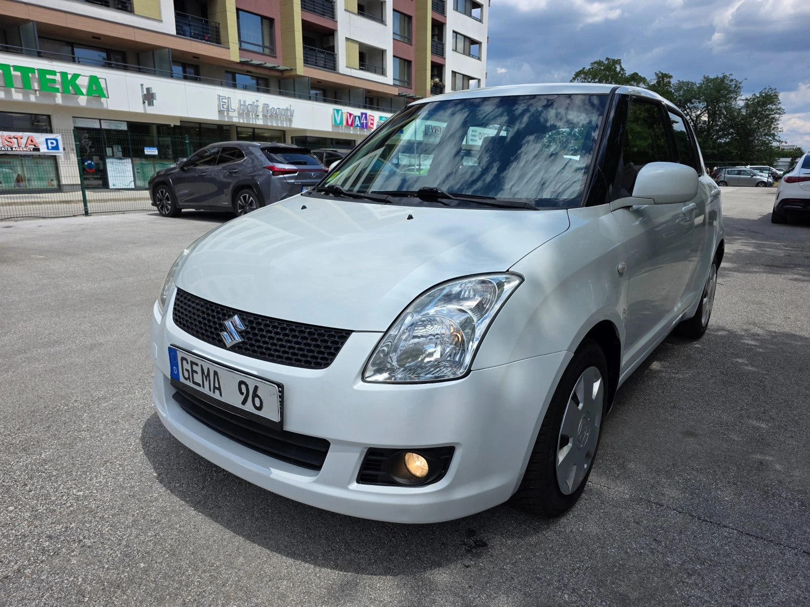 Suzuki Swift 1.3 4х4, снимка 2 - Автомобили и джипове - 55986513
