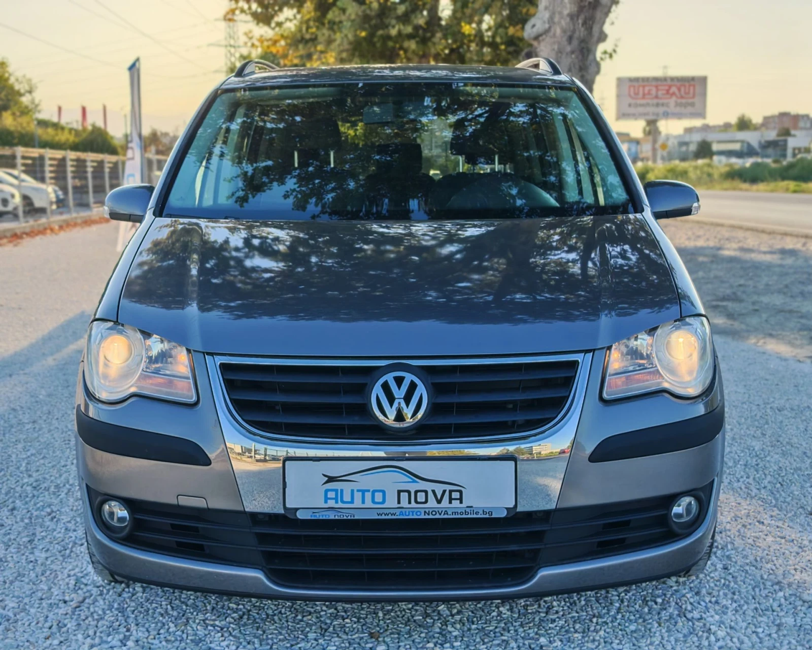 VW Touran 1.6 БЕНЗИН 102 К.С.7 МЕСТА! FACELIFT! УНИКАТ!!!, снимка 2 - Автомобили и джипове - 56012054