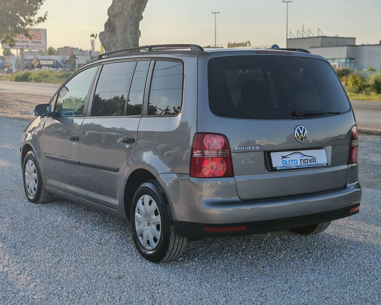 VW Touran 1.6 БЕНЗИН 102 К.С.7 МЕСТА! FACELIFT! УНИКАТ!!!, снимка 7 - Автомобили и джипове - 56012054