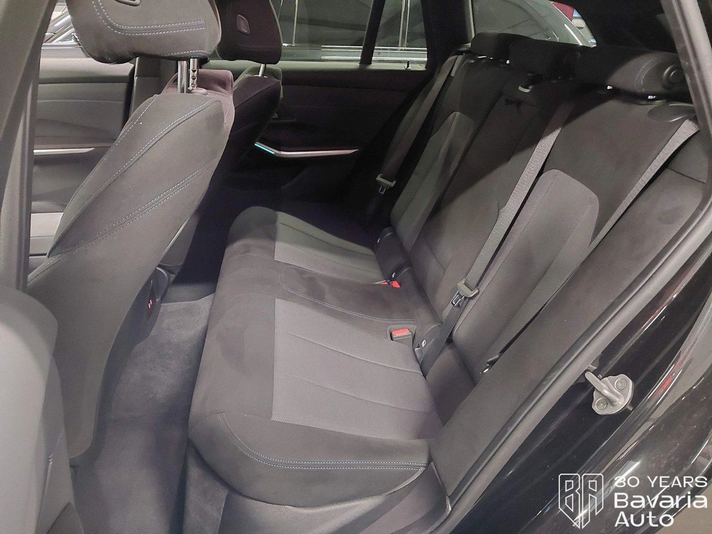 BMW 320 d Touring Sportautomatic, снимка 8 - Автомобили и джипове - 56505863