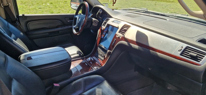 Cadillac Escalade, снимка 10 - Автомобили и джипове - 49580872