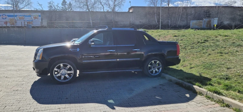 Cadillac Escalade, снимка 3 - Автомобили и джипове - 49580872