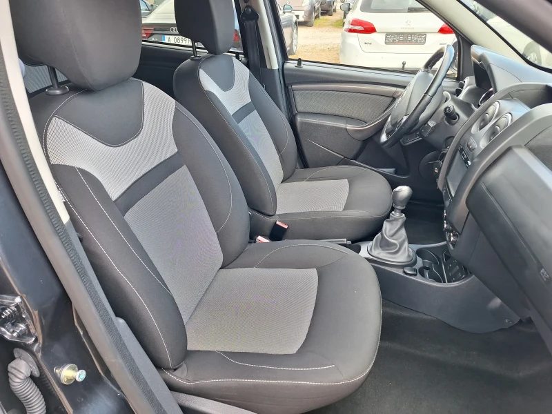 Dacia Duster 1.2 i, снимка 12 - Автомобили и джипове - 50050603