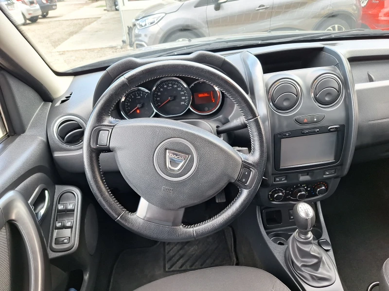 Dacia Duster 1.2 i, снимка 10 - Автомобили и джипове - 50050603