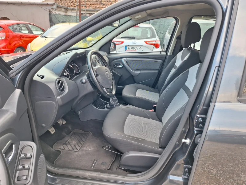 Dacia Duster 1.2 i, снимка 9 - Автомобили и джипове - 50050603
