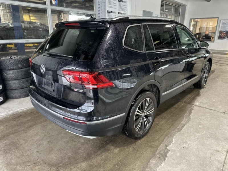 VW Tiguan Highline* 360view* Pano* Fender * Подгрев* Keyless, снимка 8 - Автомобили и джипове - 53441073