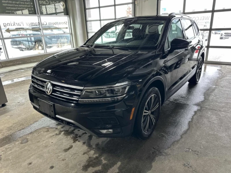 VW Tiguan Highline* 360view* Pano* Fender * Подгрев* Keyless, снимка 2 - Автомобили и джипове - 53441073