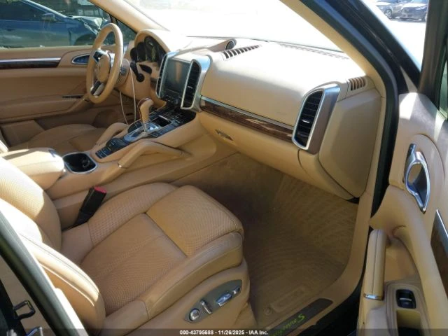 Porsche Cayenne E-Hybrid S Platinum Edition | Цена до България, снимка 10 - Автомобили и джипове - 53995554