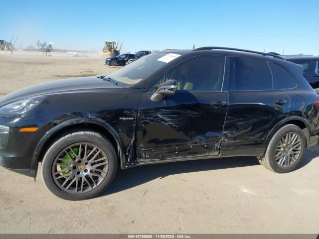 Porsche Cayenne E-Hybrid S Platinum Edition | Цена до България, снимка 8 - Автомобили и джипове - 53995554
