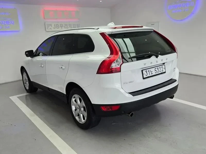 Volvo XC60, снимка 3 - Автомобили и джипове - 56734295