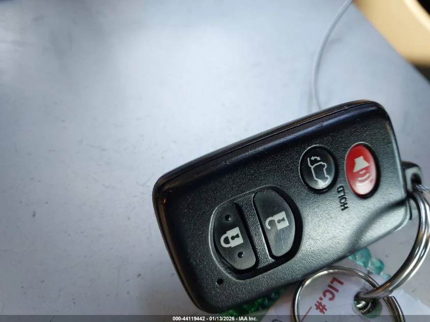 Toyota Highlander 3.5L V-6 DOHC, VVT, 270HP All Wheel Drive - изображение 3