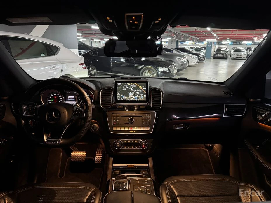 Mercedes-Benz GLE 63 AMG 4MATIC* HARMAN/KARDON* DISTRONIC* 360* ОБДУХВАНЕ, снимка 10 - Автомобили и джипове - 54206568