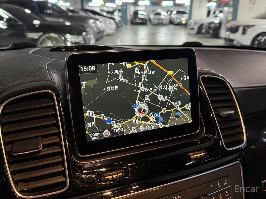 Mercedes-Benz GLE 63 AMG 4MATIC* HARMAN/KARDON* DISTRONIC* 360* ОБДУХВАНЕ, снимка 12 - Автомобили и джипове - 54206568