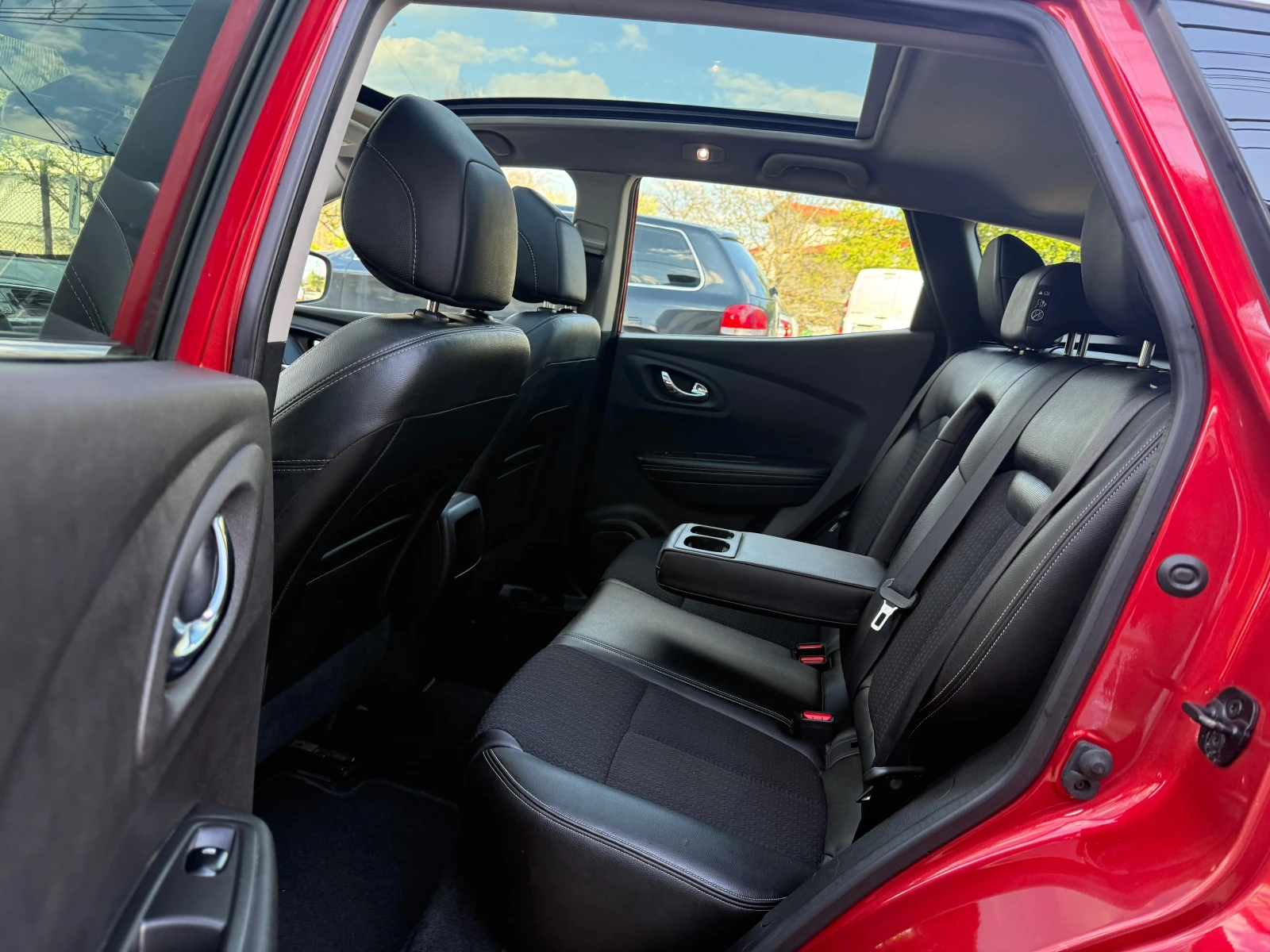 Renault Kadjar 1.5dci PANORAMA-KOJA-FULL, снимка 10 - Автомобили и джипове - 54296198