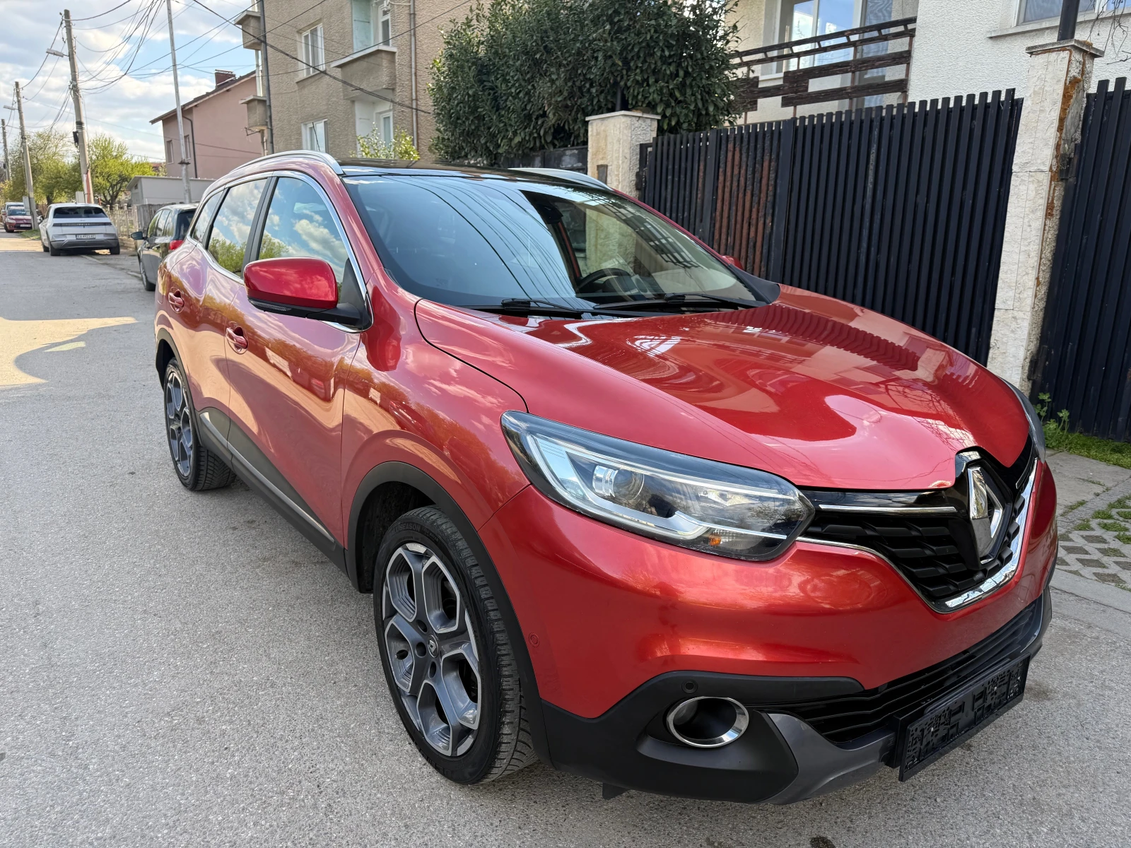 Renault Kadjar 1.5dci PANORAMA-KOJA-FULL, снимка 3 - Автомобили и джипове - 54296198