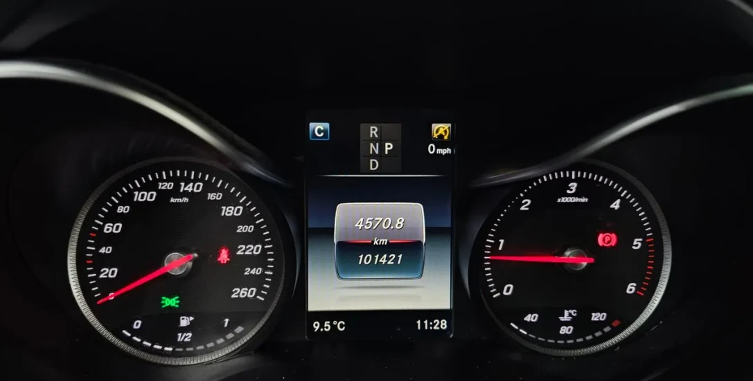Mercedes-Benz GLC 220 4MATIC, снимка 8 - Автомобили и джипове - 54463454