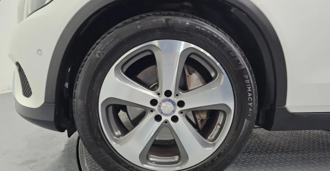 Mercedes-Benz GLC 220 4MATIC, снимка 5 - Автомобили и джипове - 54463454