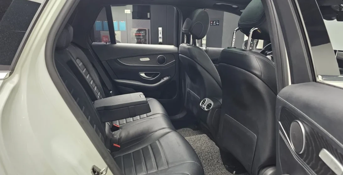 Mercedes-Benz GLC 220 4MATIC, снимка 11 - Автомобили и джипове - 54463454
