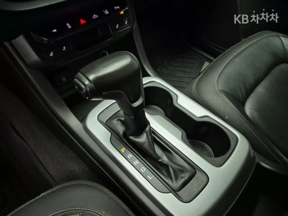 Chevrolet Colorado 3.6* V6 * 4x4 * Automatic, снимка 12 - Автомобили и джипове - 54868588