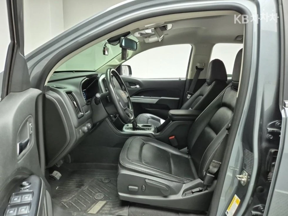 Chevrolet Colorado 3.6* V6 * 4x4 * Automatic, снимка 5 - Автомобили и джипове - 54868588