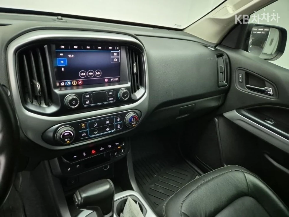 Chevrolet Colorado 3.6* V6 * 4x4 * Automatic, снимка 10 - Автомобили и джипове - 54868588