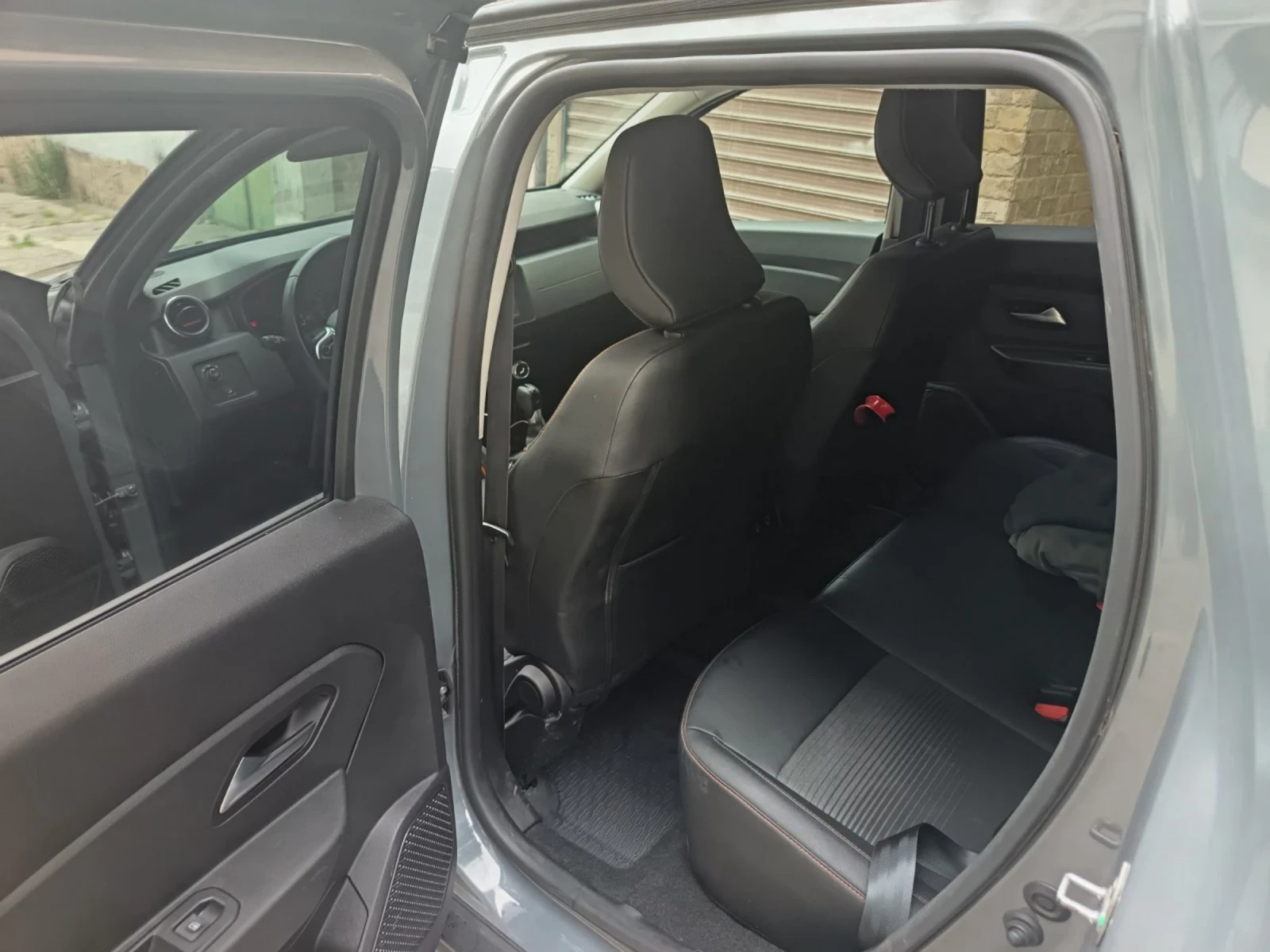 Dacia Duster 1.6, снимка 9 - Автомобили и джипове - 54914290