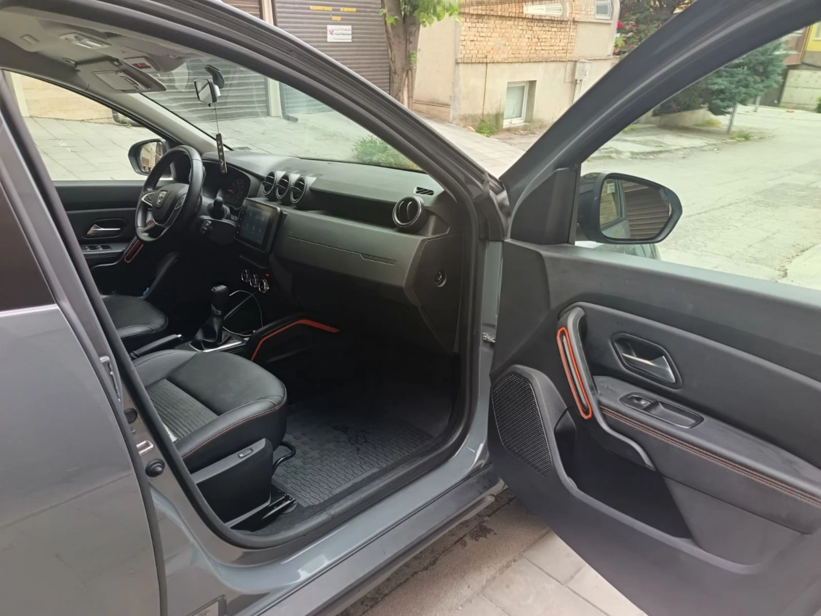 Dacia Duster 1.6, снимка 5 - Автомобили и джипове - 54914290