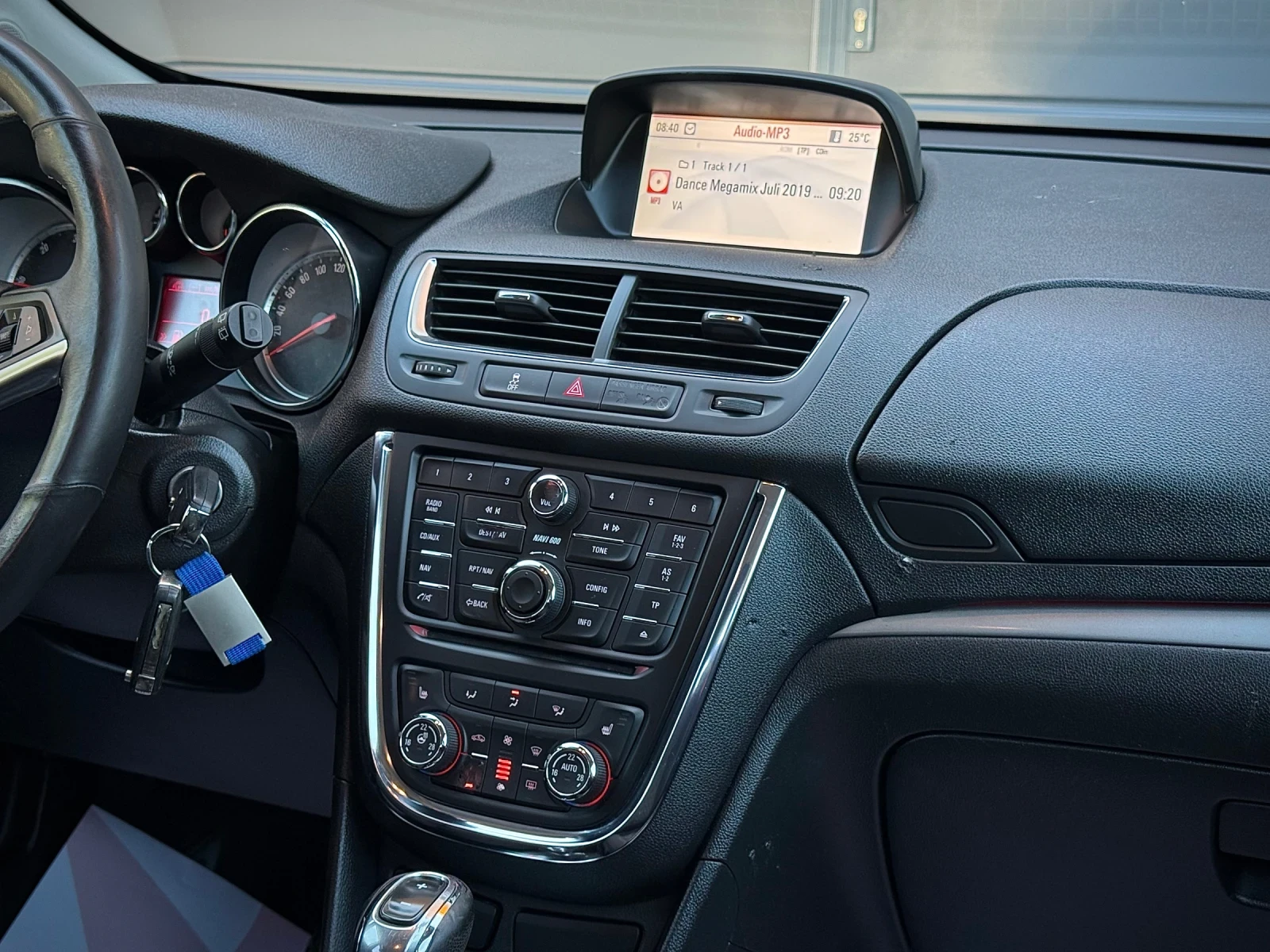 Opel Mokka 1.7CDTI * Automat* NAVI* Camera* , снимка 10 - Автомобили и джипове - 54966211