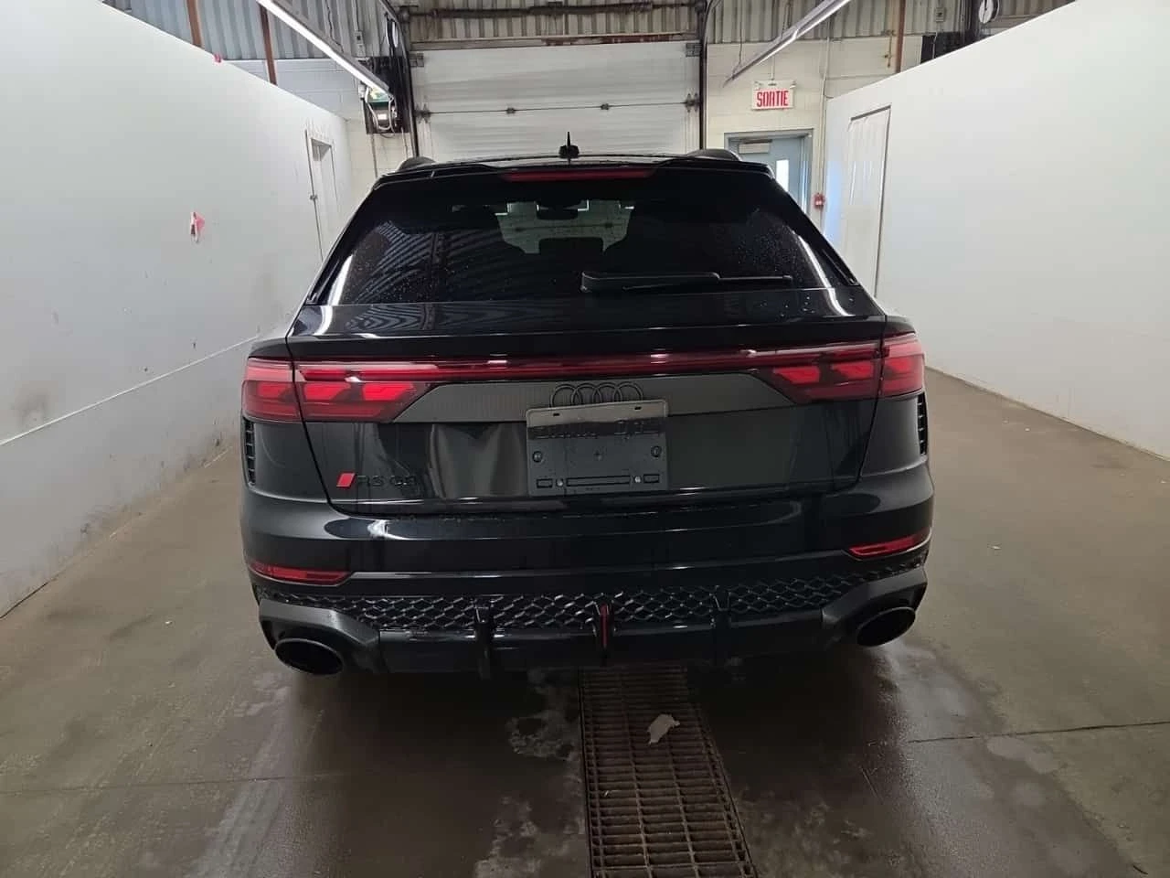 Audi RSQ8 PERFORMANCE| B&O| MASSAGE| HUD| 2 КЛЮЧА| , снимка 5 - Автомобили и джипове - 55034940