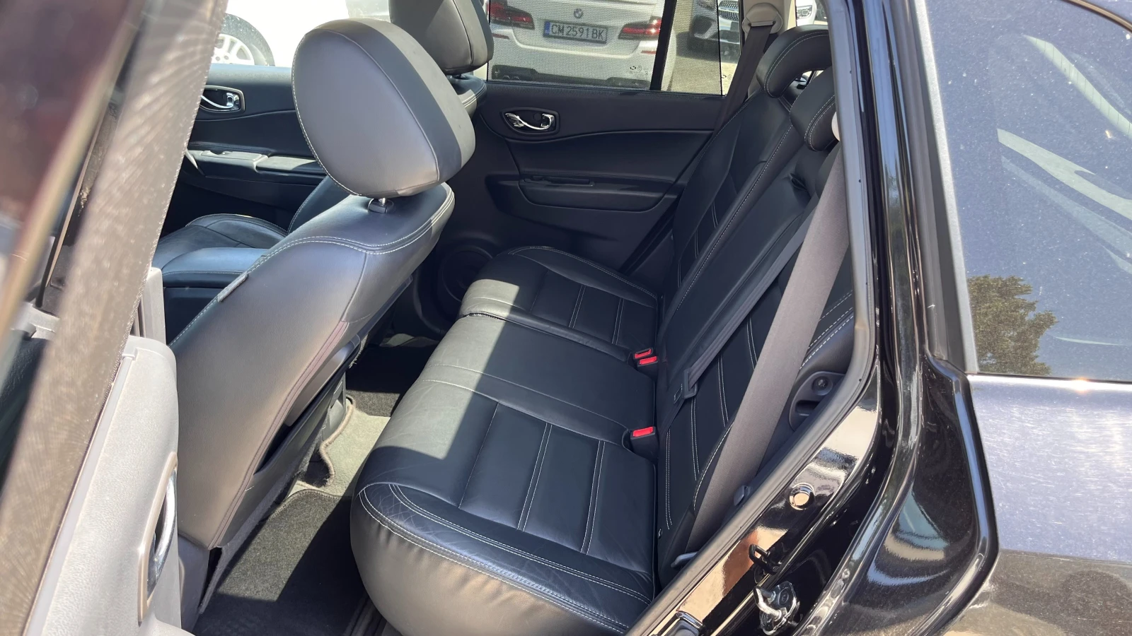 Renault Koleos 2.0 D 4x4, снимка 11 - Автомобили и джипове - 55100024