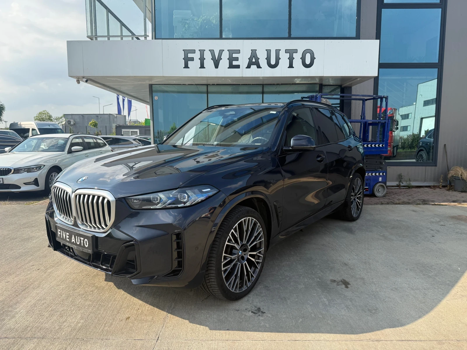 BMW X5 M PACK / 360 / Head-up / Keyless / ГАРАНЦИЯ /, снимка 3 - Автомобили и джипове - 55146708