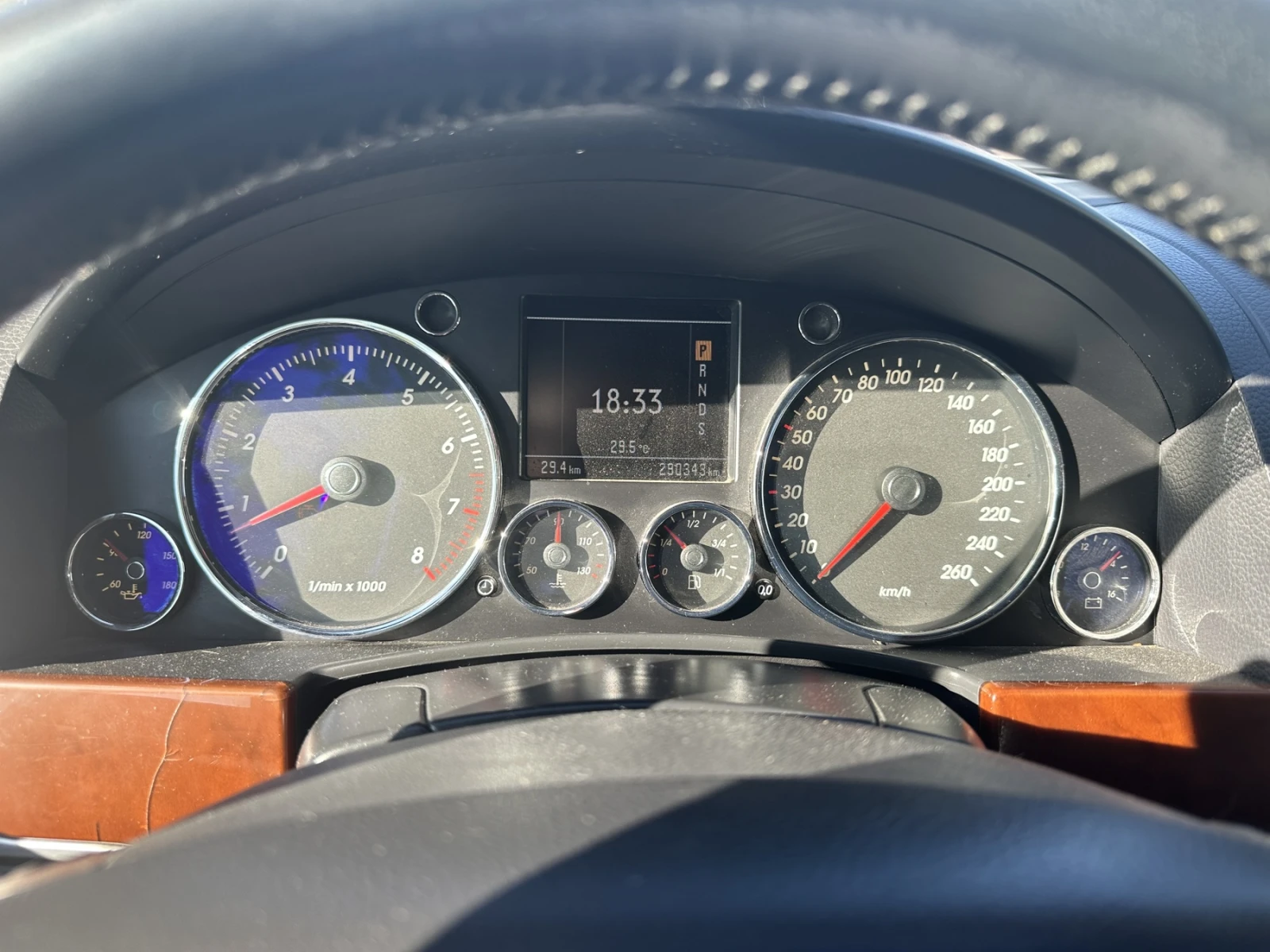 VW Touareg 3.2 Газ, снимка 11 - Автомобили и джипове - 55235769