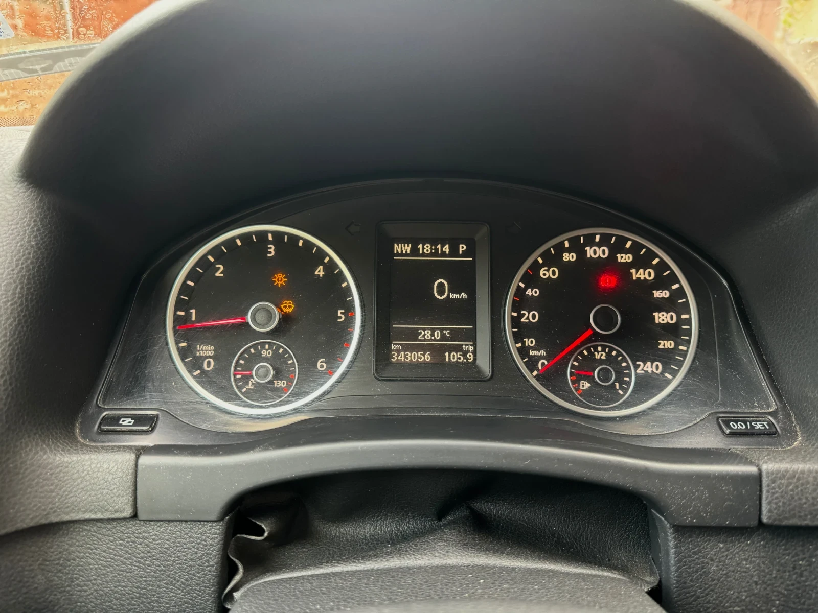 VW Tiguan, снимка 6 - Автомобили и джипове - 55807499