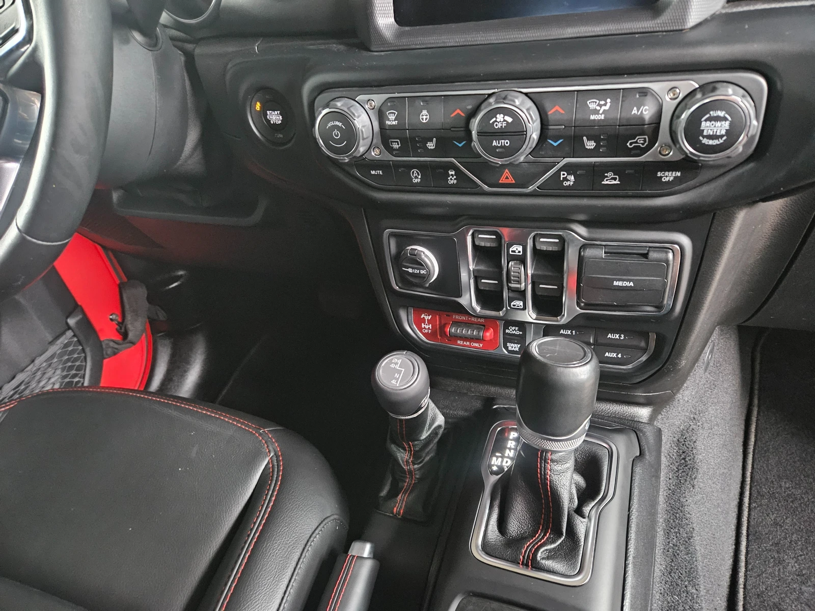 Jeep Wrangler RUBICON Launch Edition, снимка 13 - Автомобили и джипове - 55893916