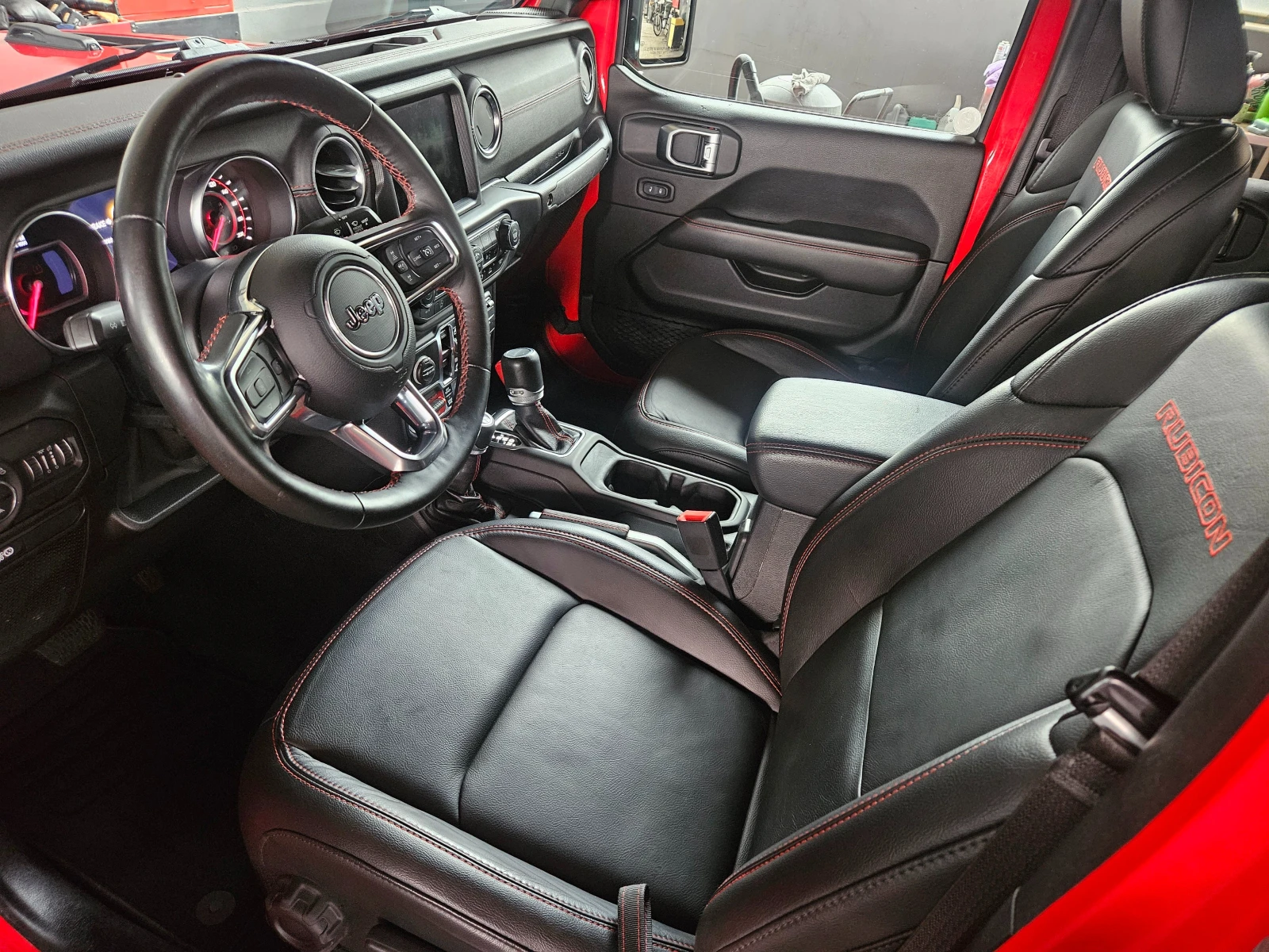 Jeep Wrangler RUBICON Launch Edition, снимка 8 - Автомобили и джипове - 55893916