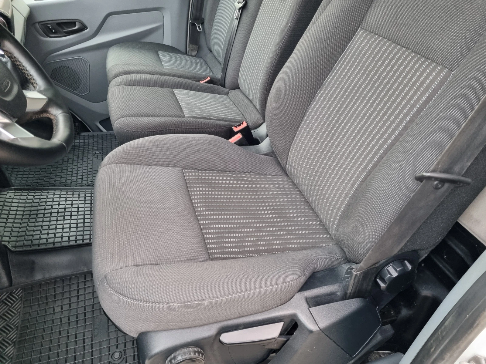 Ford Transit 2.0TDCi-131ps 2018г. ОБСЛУЖЕН= КАТО НОВ! - изображение 9