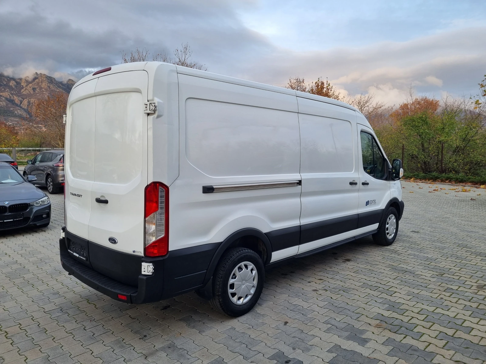 Ford Transit 2.0TDCi-131ps 2018г. ОБСЛУЖЕН= КАТО НОВ! - изображение 6