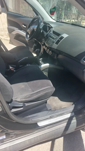 Mitsubishi Grandis Бензин, 7 места, снимка 6
