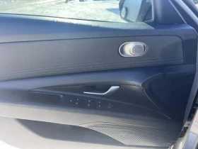 Hyundai Elantra Automatic, снимка 16