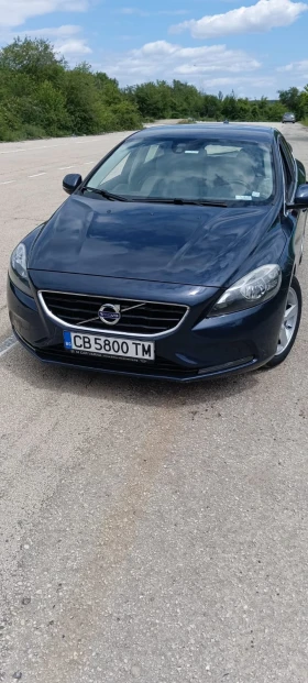 Volvo V40  - изображение 1