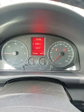 VW Touran - 5200 € / 10170.32 лв. - 23539210 13