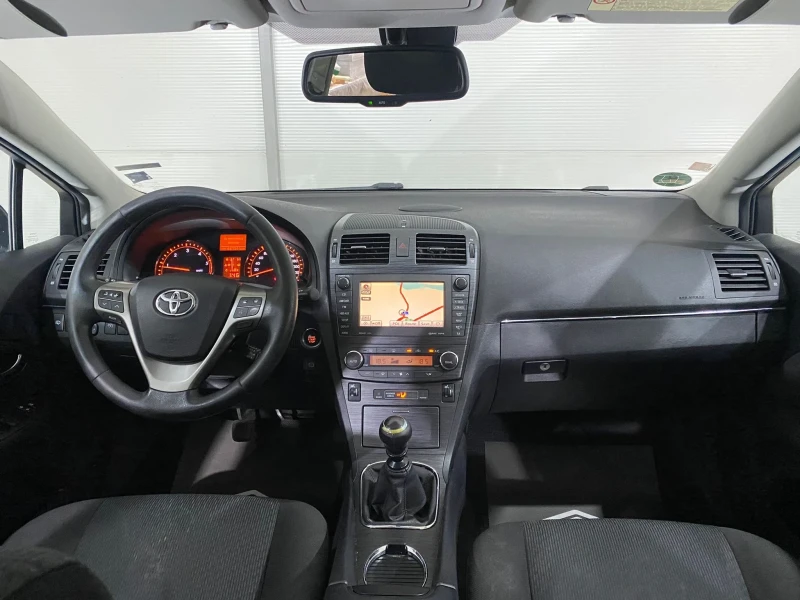 Toyota Avensis, снимка 8 - Автомобили и джипове - 51121485